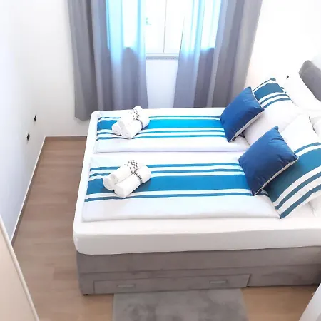 Znjan 50m ----seasun&relax---- Location * Split