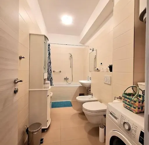 Znjan 50m ----seasun&relax---- Location דירה ספליט