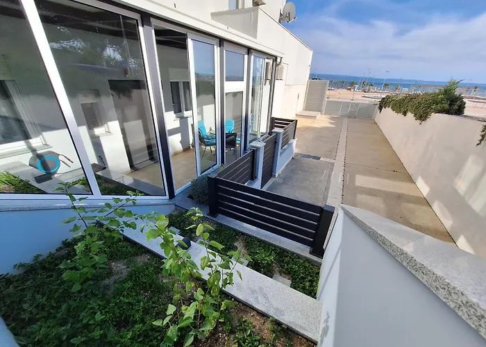 Znjan 50m ----seasun&relax---- Location דירה